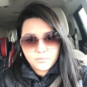 Meet your Posher, Celia